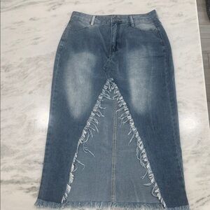 Stylish Blue Denim Skirt with Frayed Detail
